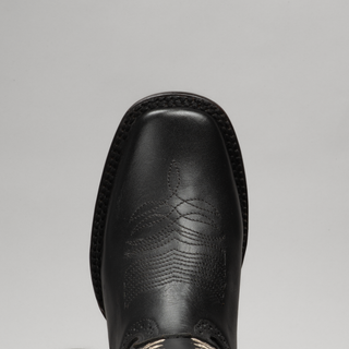 Black boot and belt combo