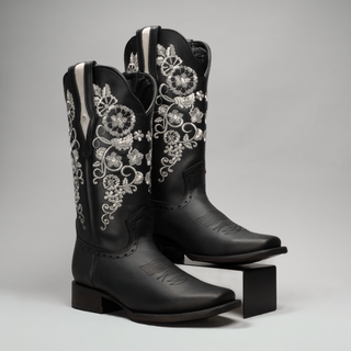 Black boot and belt combo