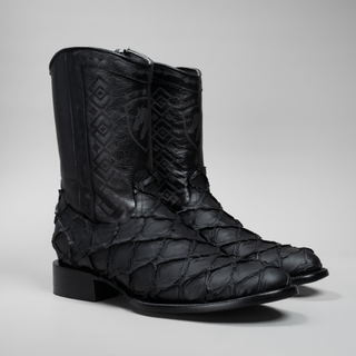 Black boot and belt combo