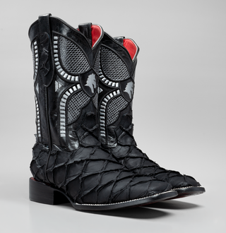 Black boot and belt combo
