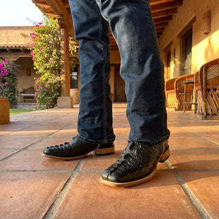 Black boot and belt combo