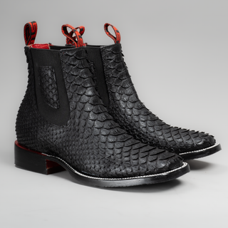 Black boot and belt combo