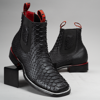 Black boot and belt combo
