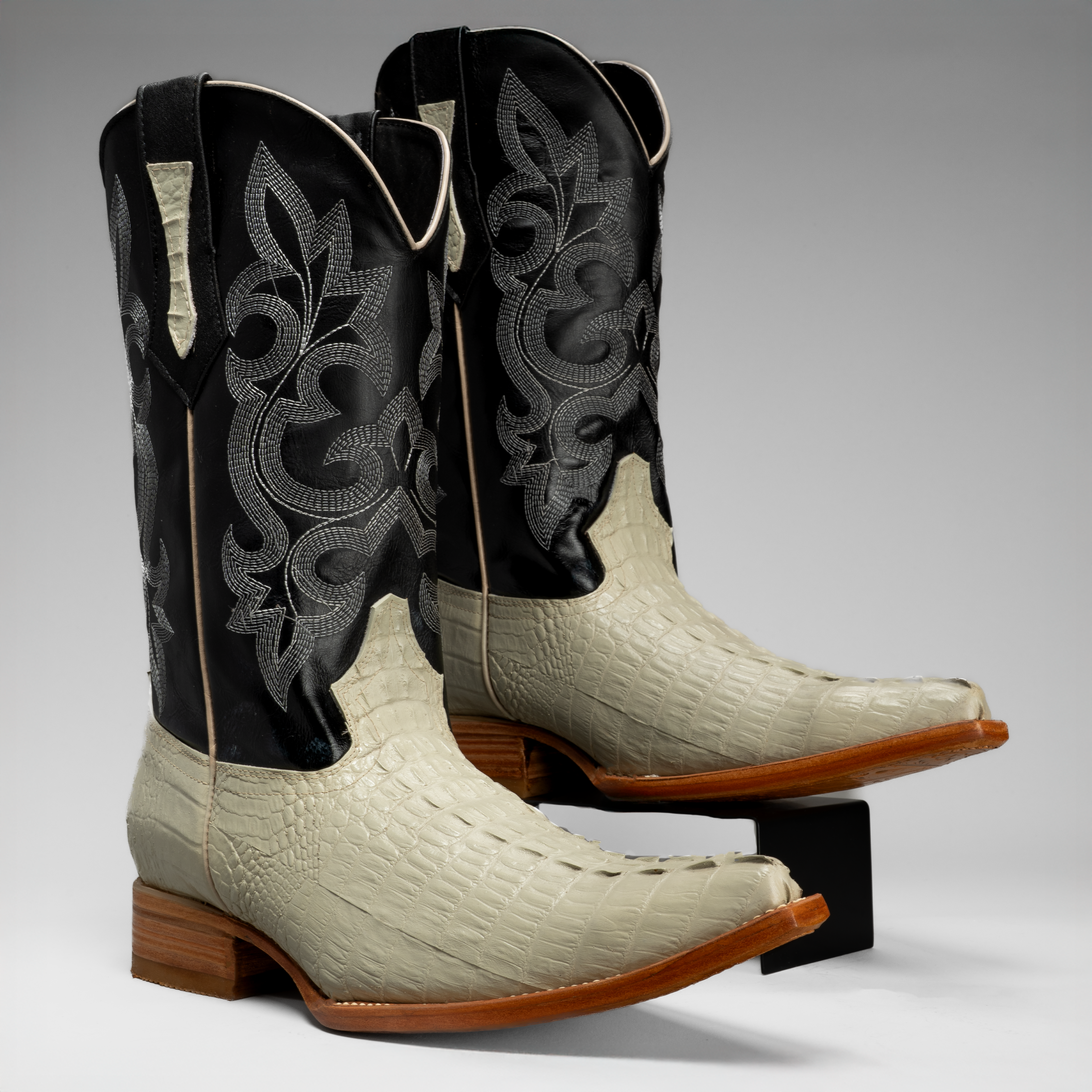 Men's Caiman Leather Pointed Toe Cowboy Boots – Joe Boots