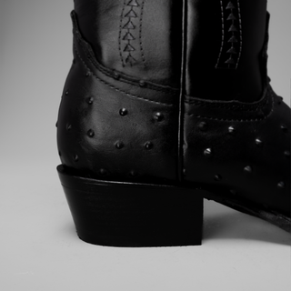 Black boot and belt combo