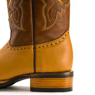 Tan boot and belt combo