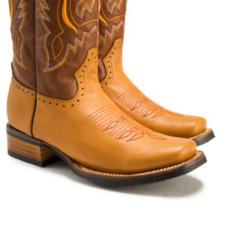 Tan boot and belt combo