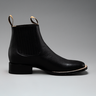 Black boot and belt combo