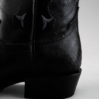 Black boot and belt combo