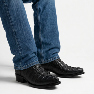 Black boot and belt combo