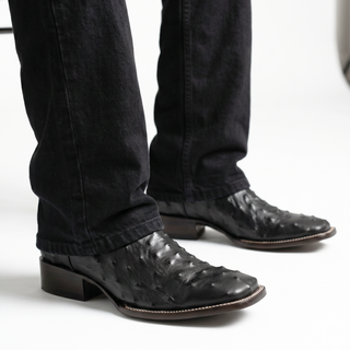 Black boot and belt combo