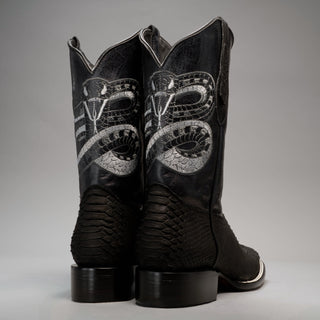 Black boot and belt combo