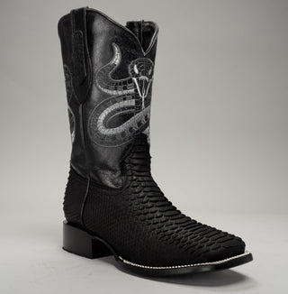 Black boot and belt combo