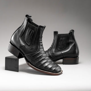 Black boot and belt combo