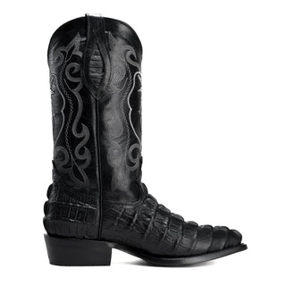 Black boot and belt combo